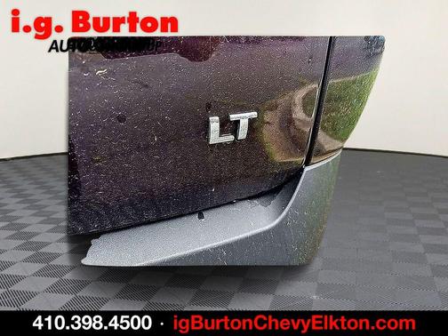 Black Cherry Metallic 2023 Chevrolet Traverse LT Cloth
