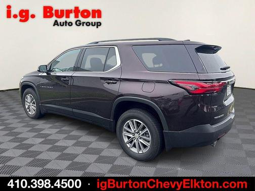 Black Cherry Metallic 2023 Chevrolet Traverse LT Cloth