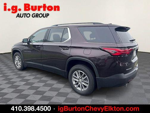 Black Cherry Metallic 2023 Chevrolet Traverse LT Cloth