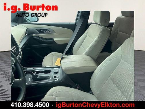Summit White 2023 Chevrolet Traverse LS