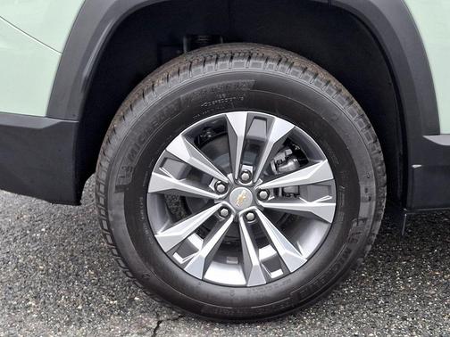 Green 2026 Chevrolet Equinox LT