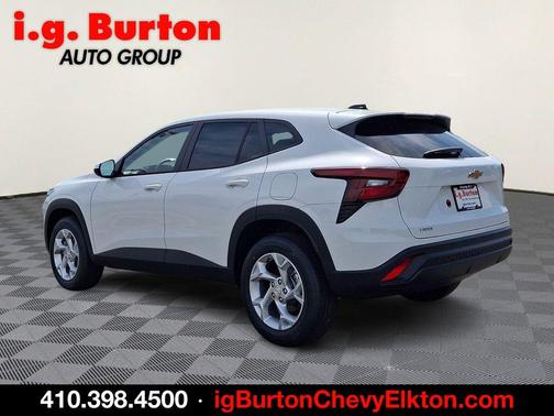Summit White 2026 Chevrolet Trax LS