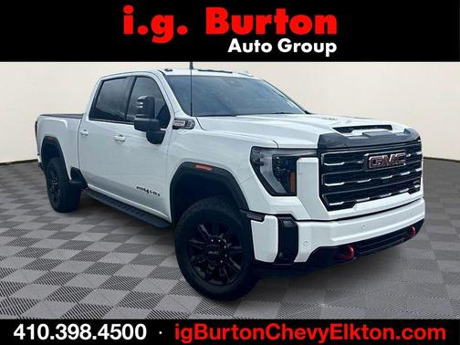 Summit White 2025 GMC Sierra 2500 AT4