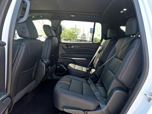 Polar White 2026 Chevrolet Traverse RS