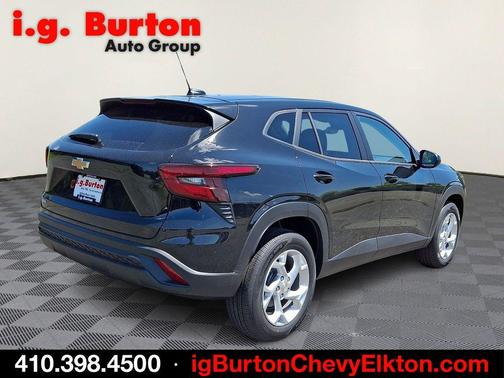 Black Metallic 2026 Chevrolet Trax LS