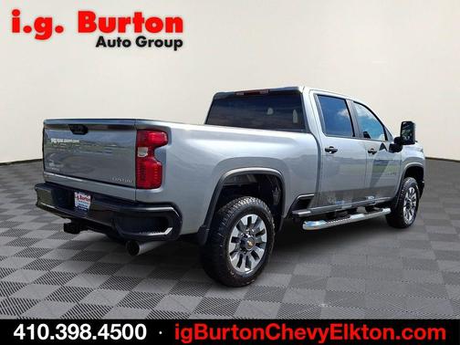 Sterling Gray Metallic 2026 Chevrolet Silverado 2500 Custom