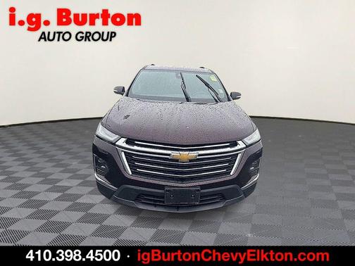 Black Cherry Metallic 2022 Chevrolet Traverse LT Cloth