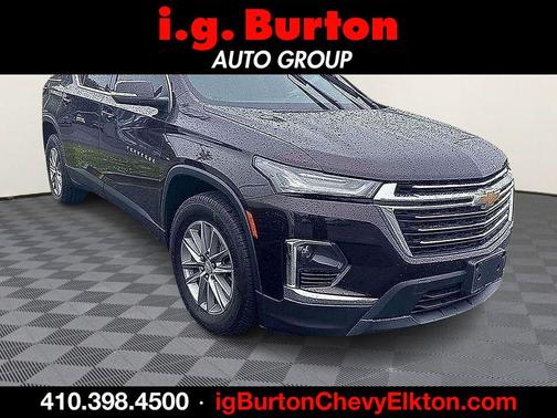 Black Cherry Metallic 2022 Chevrolet Traverse LT Cloth