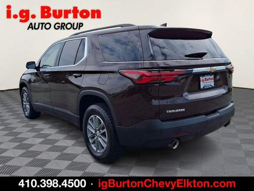 Black Cherry Metallic 2022 Chevrolet Traverse LT Cloth
