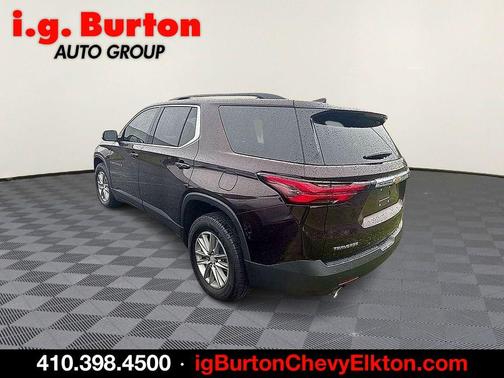 Black Cherry Metallic 2022 Chevrolet Traverse LT Cloth