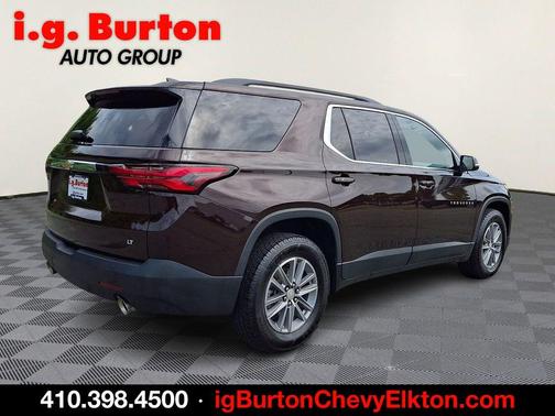 Black Cherry Metallic 2022 Chevrolet Traverse LT Cloth