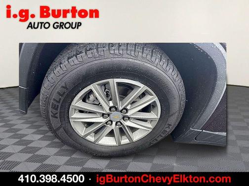 Black Cherry Metallic 2022 Chevrolet Traverse LT Cloth