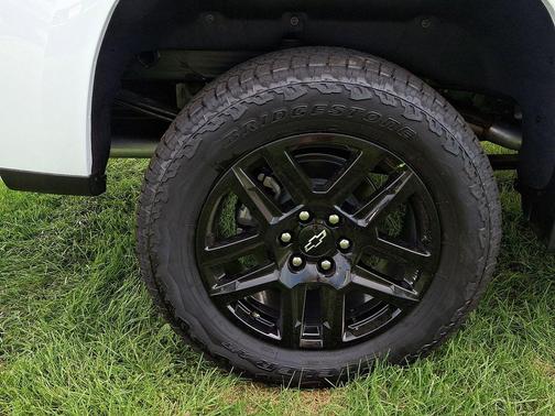 Summit White 2026 Chevrolet Silverado 1500 LT Trail Boss