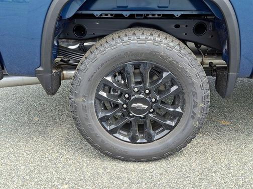 Lakeshore Blue 2026 Chevrolet Silverado 2500 Custom
