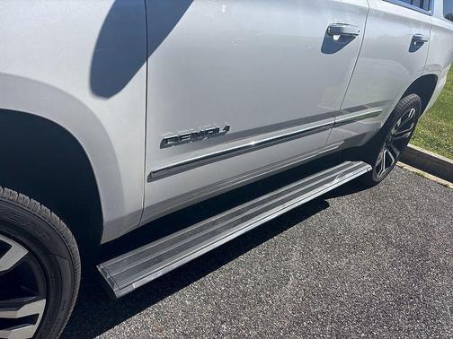 White Frost Tri-Coat 2018 GMC Yukon Denali