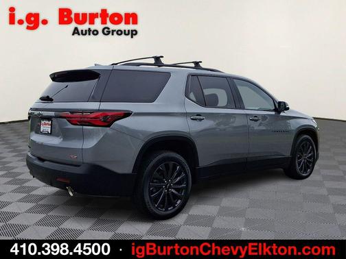 Sterling Gray Metallic 2023 Chevrolet Traverse RS