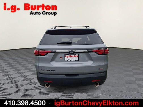 Sterling Gray Metallic 2023 Chevrolet Traverse RS
