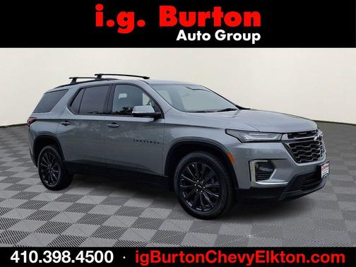 Sterling Gray Metallic 2023 Chevrolet Traverse RS
