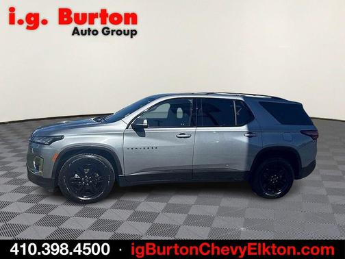 Sterling Gray Metallic 2023 Chevrolet Traverse LT Cloth