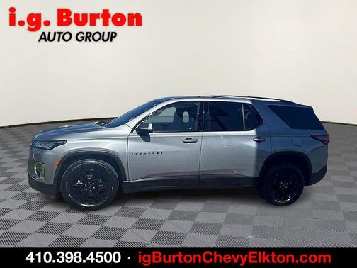 Sterling Gray Metallic 2023 Chevrolet Traverse LT Cloth