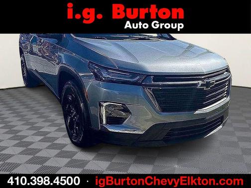 Sterling Gray Metallic 2023 Chevrolet Traverse LT Cloth