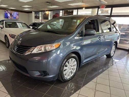 2017 Toyota Sienna LE