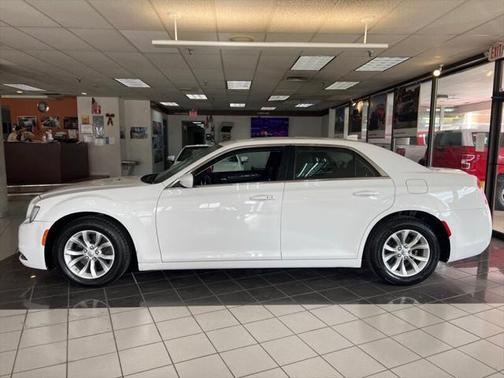 2018 Chrysler 300 Touring