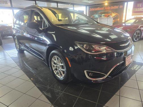 2020 Chrysler Pacifica Touring L