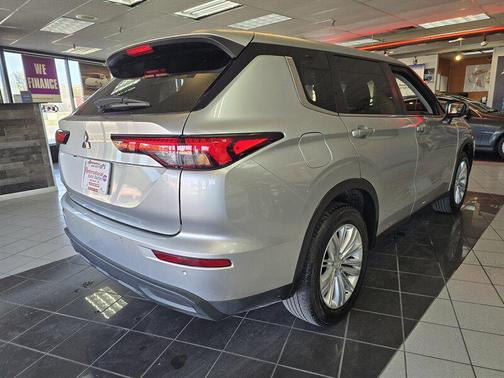 2024 Mitsubishi Outlander ES 2.5 2WD