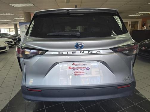 2024 Toyota Sienna XLE 8 Passenger