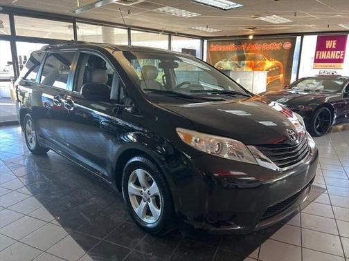 2012 Toyota Sienna LE