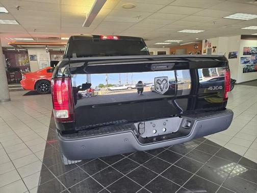 2024 RAM 1500 Classic Warlock Crew Cab 4x4 5'7' Box
