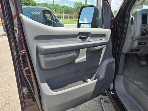 2013 Nissan NV Passenger NV3500 HD S V6