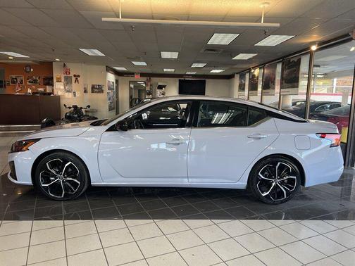 2024 Nissan Altima SR FWD
