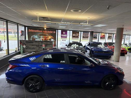 2022 Hyundai ELANTRA SEL