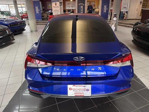 2022 Hyundai ELANTRA SEL