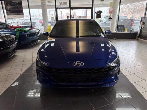 2022 Hyundai ELANTRA SEL