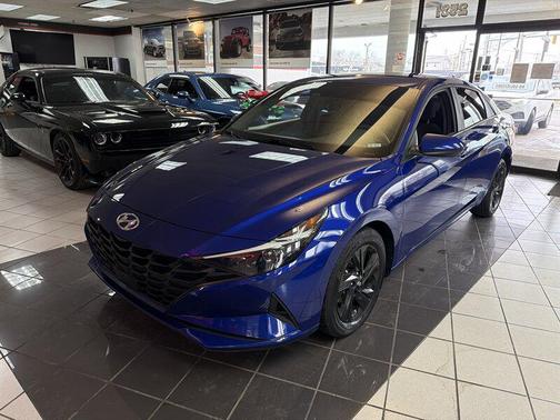 2022 Hyundai ELANTRA SEL