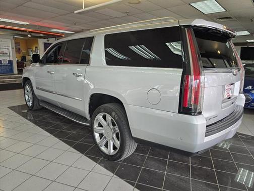 2017 Cadillac Escalade ESV Luxury