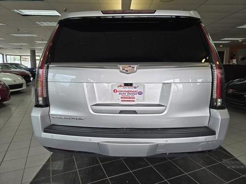 2017 Cadillac Escalade ESV Luxury