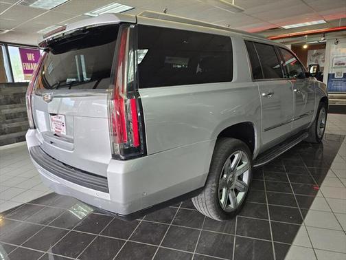 2017 Cadillac Escalade ESV Luxury
