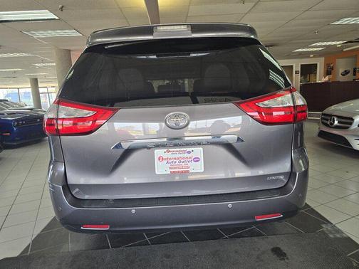 Predawn Gray Mica 2017 Toyota Sienna Limited