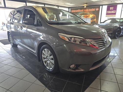 Predawn Gray Mica 2017 Toyota Sienna Limited