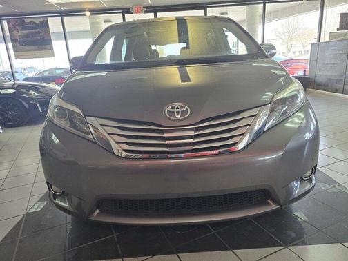 Predawn Gray Mica 2017 Toyota Sienna Limited