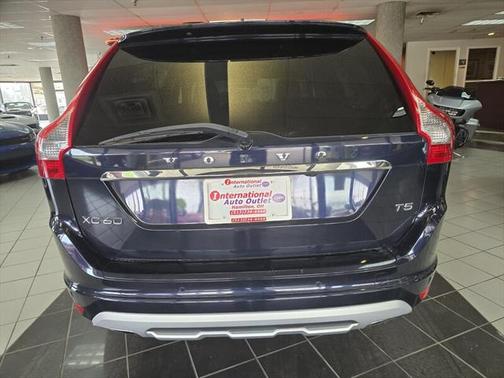 2017 Volvo XC60 T5 Dynamic