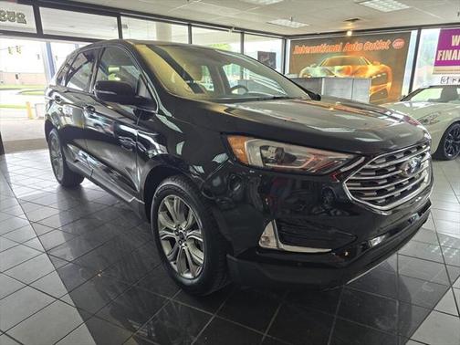 2022 Ford Edge Titanium