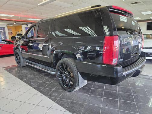 2010 Cadillac Escalade ESV Base