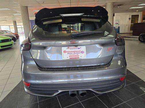 2017 Ford Focus ST 