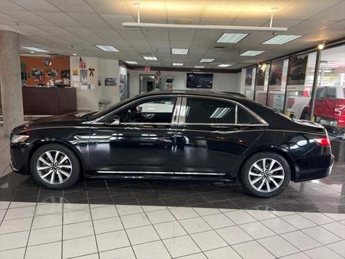 2017 Lincoln Continental Premiere