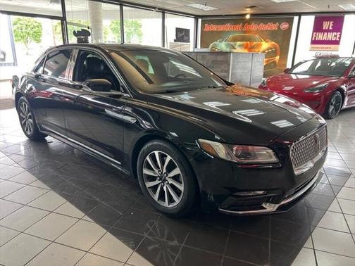 2017 Lincoln Continental Premiere